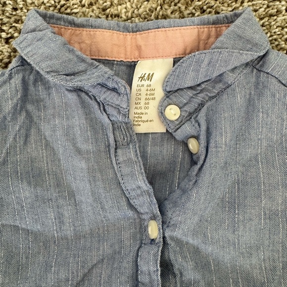 H&M Baby Girl Chambray Button-Up Dress with collar sparkle- Size 3-6 Months - Picture 5 of 7